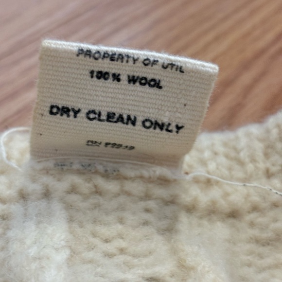 100% wool button down vintage sweater - Picture 9 of 9